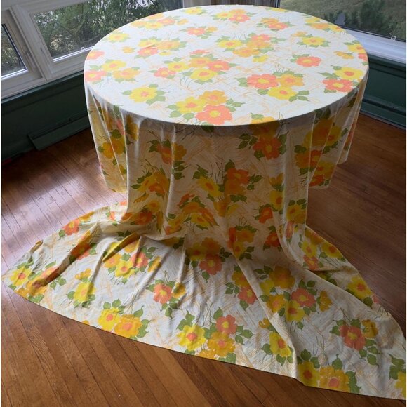 Vintage 70s flat / top sheet, yellow orange flowers, Tastemaker, full size bed - Picture 2 of 10